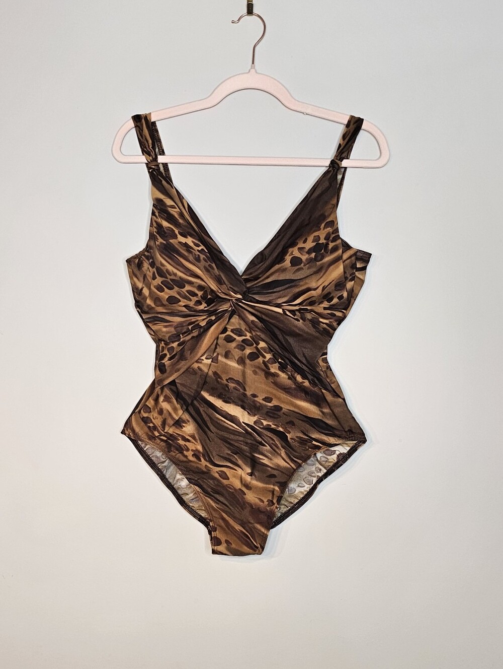 Miraclesuit One Piece Bathing Swim Suit V Neck Leopard Print Size 16 Full Bottom